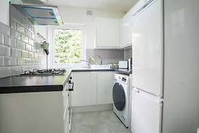 Spacious Home Ideal for Birmingham Commute