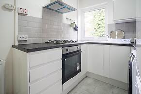 Spacious Home Ideal for Birmingham Commute