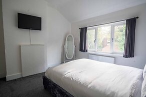 Spacious Home Ideal for Birmingham Commute