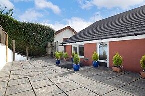 Oaklands - Lovely Cottage Walk to Beach