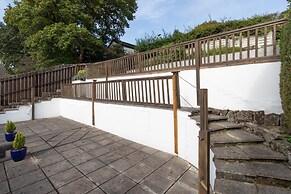 Oaklands - Lovely Cottage Walk to Beach