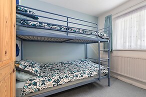 Oaklands - Lovely Cottage Walk to Beach