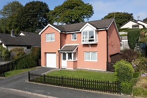 Oaklands - Lovely Cottage Walk to Beach