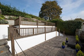 Oaklands - Lovely Cottage Walk to Beach