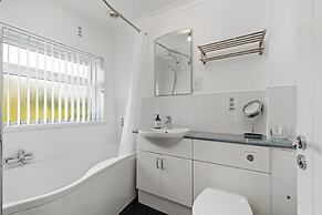 Brynawelon - Wonderful Sea and Harbour Views