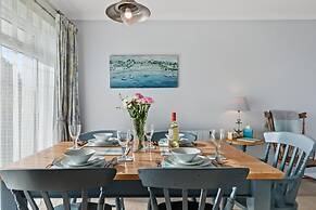 Brynawelon - Wonderful Sea and Harbour Views