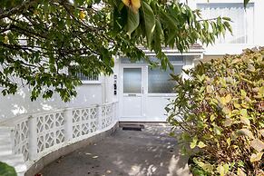 Brynawelon - Wonderful Sea and Harbour Views