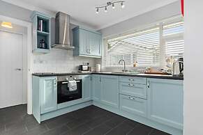 Brynawelon - Wonderful Sea and Harbour Views