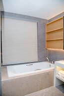 LC International Hotel