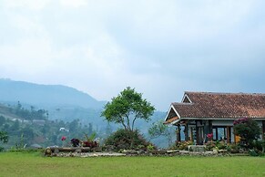 Hilltop Camp Lembang by TwoSpaces