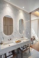 The Lince Santa Clara