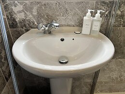 Remarkable 1-bed Outhouse Studio in Dagenham