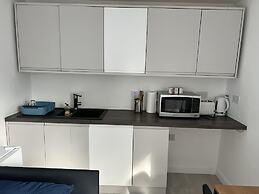 Remarkable 1-bed Outhouse Studio in Dagenham