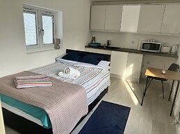 Remarkable 1-bed Outhouse Studio in Dagenham