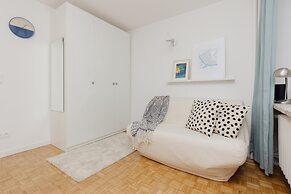 Sweet Studio Saska Kepa by Renters