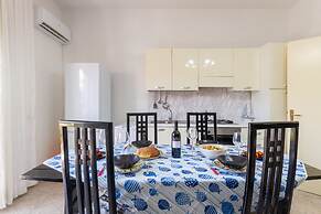 Air-conditioned Studio Near the Sea With Wi-fi Garden and Bike