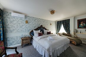 Ateneea Luxury Rooms