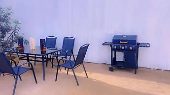 Stunning 3-bedrooms Guesthouse in Limbe Cameroon