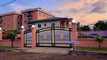 Stunning 3-bedrooms Guesthouse in Limbe Cameroon