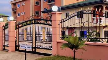 Stunning 3-bedrooms Guesthouse in Limbe Cameroon