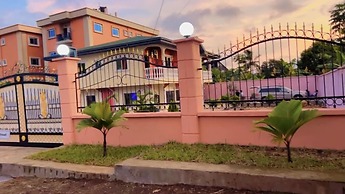 Stunning 3-bedrooms Guesthouse in Limbe Cameroon