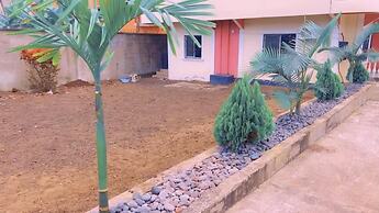 Stunning 3-bedrooms Guesthouse in Limbe Cameroon