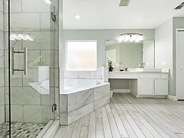 Madiera Magic 5 Bedroom Home by RedAwning