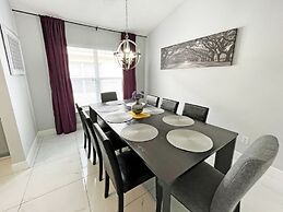 Madiera Magic 5 Bedroom Home by RedAwning