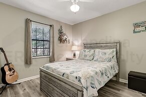 2113 Talbot Ct. 3 Bedroom Home by RedAwning