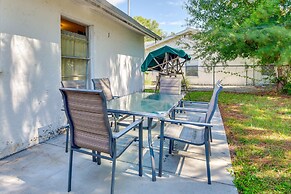 Pet-friendly Sarasota Home: 2 Mi to Bayfront Park!