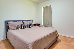 Pet-friendly Sarasota Home: 2 Mi to Bayfront Park!