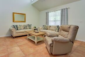 Pet-friendly Sarasota Home: 2 Mi to Bayfront Park!