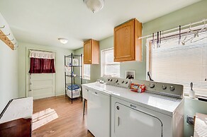 17 Mi to Town: Peaceful Pet-friendly Golden Cabin!