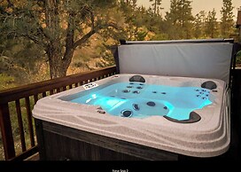 Hot Tub & Deck: Big Bear City Cabin Near Skiing
