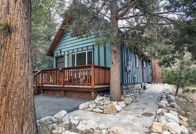 Hot Tub & Deck: Big Bear City Cabin Near Skiing