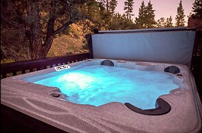 Hot Tub & Deck: Big Bear City Cabin Near Skiing