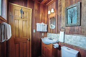 Hot Tub & Deck: Big Bear City Cabin Near Skiing