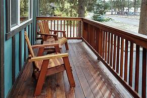 Hot Tub & Deck: Big Bear City Cabin Near Skiing