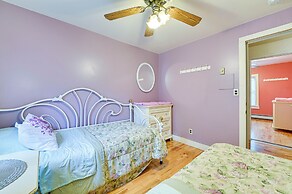 Lanesville Home w/ Pool Table, Bar & Deck!