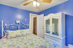 Lanesville Home w/ Pool Table, Bar & Deck!