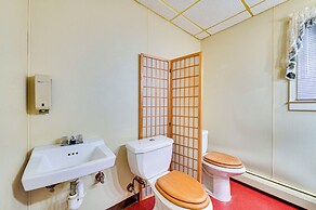 Lanesville Home w/ Pool Table, Bar & Deck!