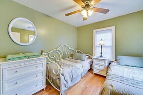 Lanesville Home w/ Pool Table, Bar & Deck!