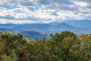 Robbinsville Vacation Rental w/ Covered Balcony