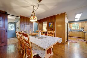 Robbinsville Vacation Rental w/ Covered Balcony