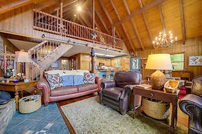 Robbinsville Vacation Rental w/ Covered Balcony