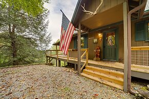 Robbinsville Vacation Rental w/ Covered Balcony