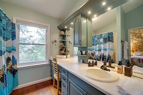 Robbinsville Vacation Rental w/ Covered Balcony