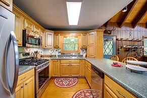 Robbinsville Vacation Rental w/ Covered Balcony