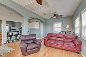 Waterfront Sargent Home w/ Kayaks & Boat Dock!