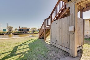 Waterfront Sargent Home w/ Kayaks & Boat Dock!